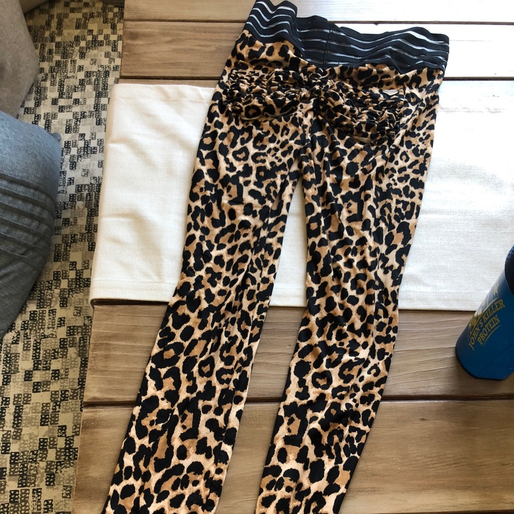Cute booty lounge leggings